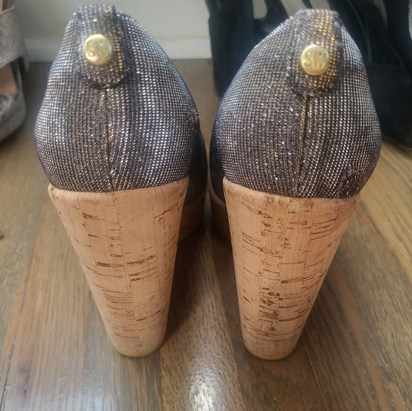 Stuart Weitzman Anna wedge size 6M - Picture 3 of 8